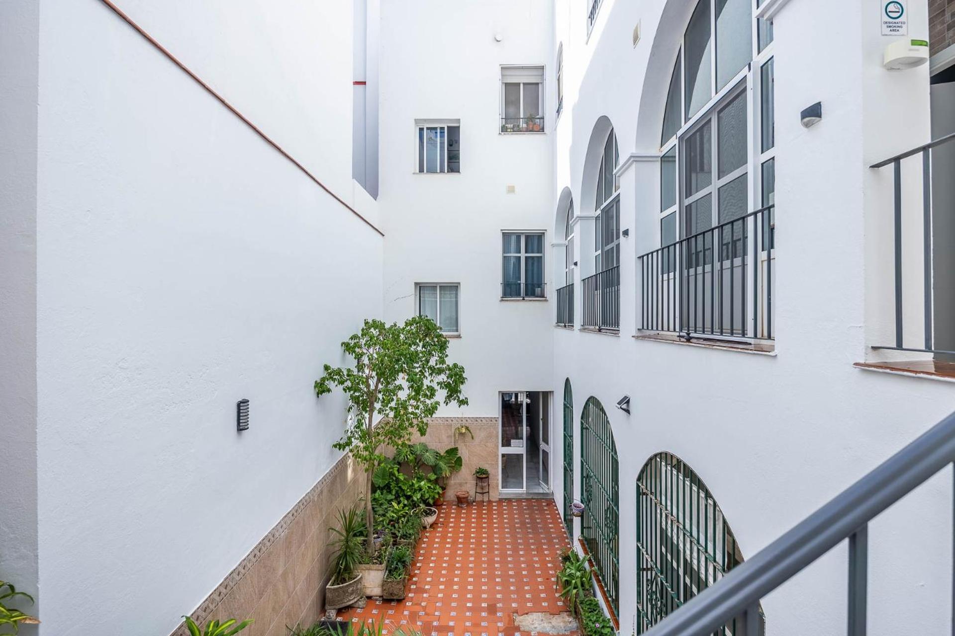 Feria Apartments — Photos 1